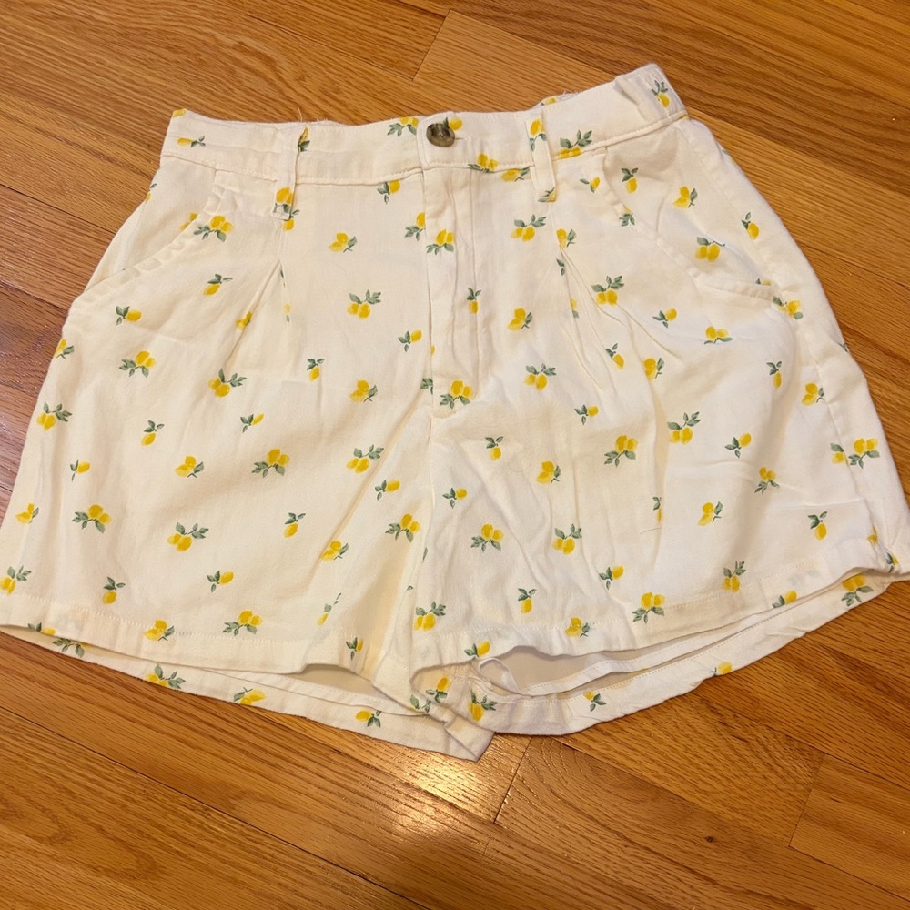 Hollister White Shorts With Lemons